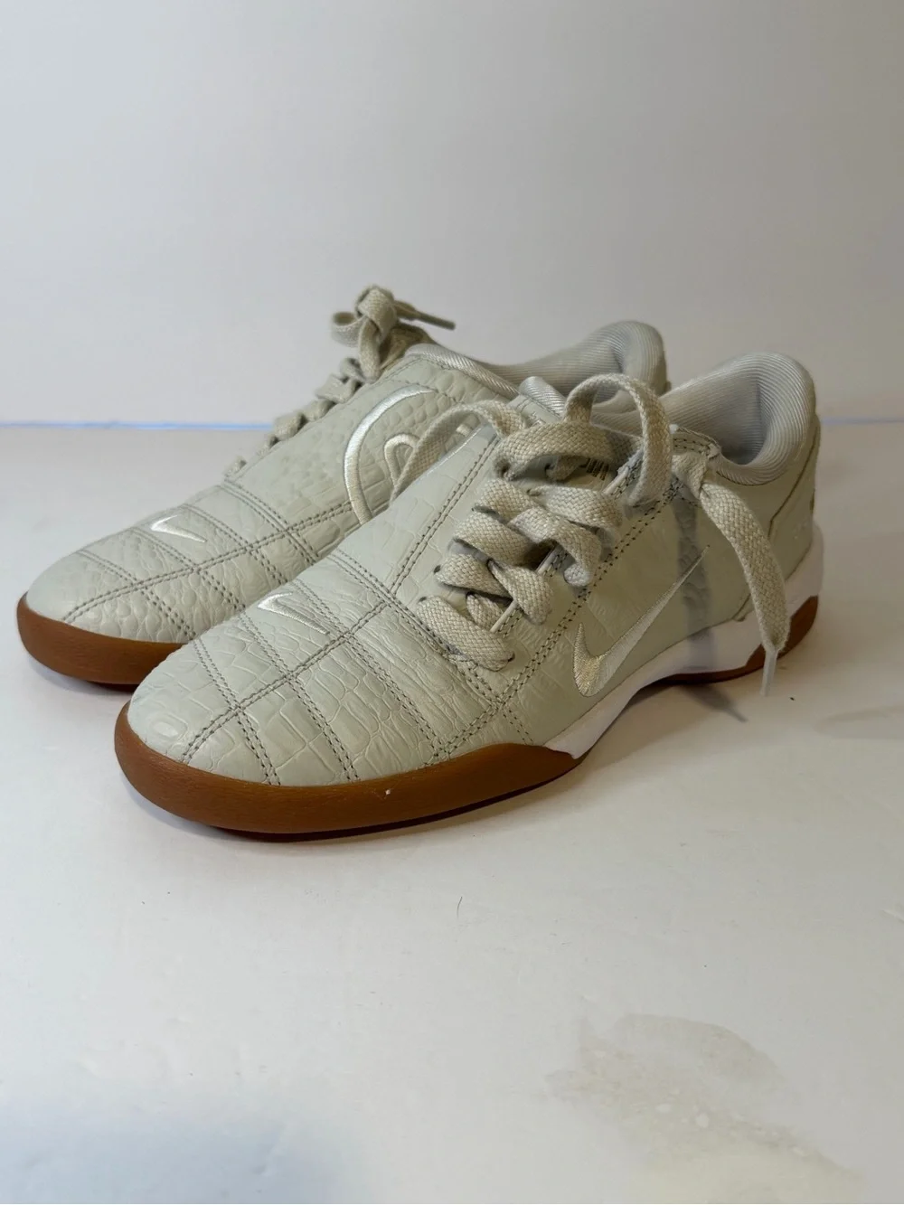 Nike Total 90 light bone/sail white gum bottoms size 6.5W / 5M
